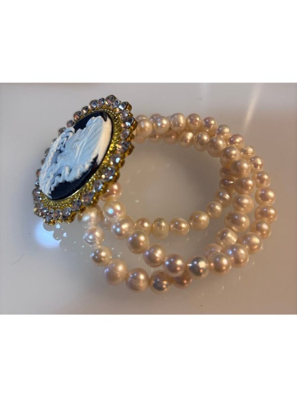 Gorgeous Huge Cameo Bracelet with Fresh Culture Pearls and Rhinestones - Picture 9 of 10